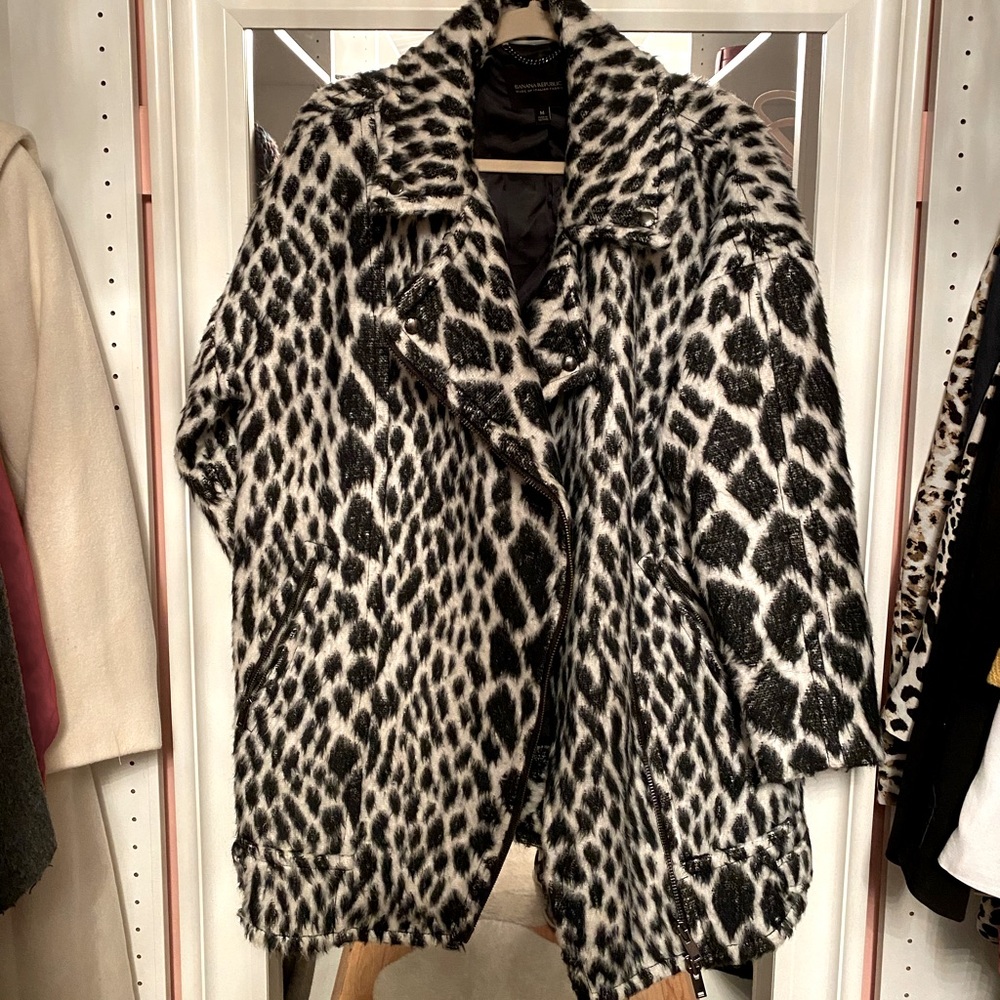 BR Wool-Blend Coat in Black and White Animal Print